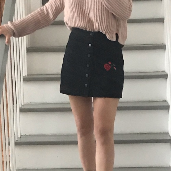 Black American Apparel Skirt - Picture 2 of 6